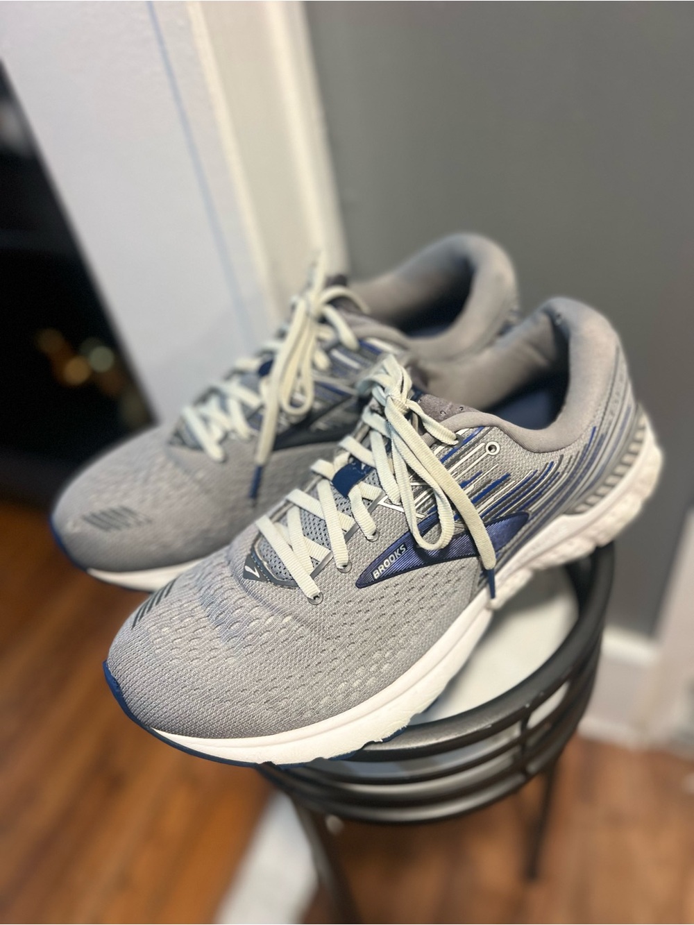 Brooks Adrenaline size 10 Men’s Gray/Blue small detail visible in the photo